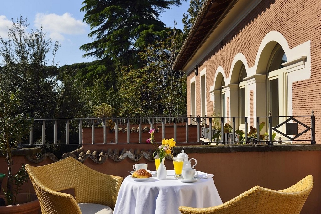 Terrasse Hotel Principe Torlonia Rome hotels de charme rome