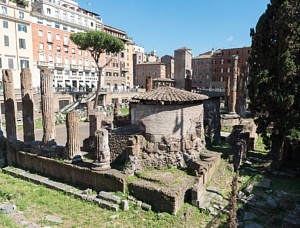 Largo di Torre Argentina, Rome