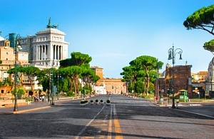 Palais Victor Emmanuel II en été, Rome