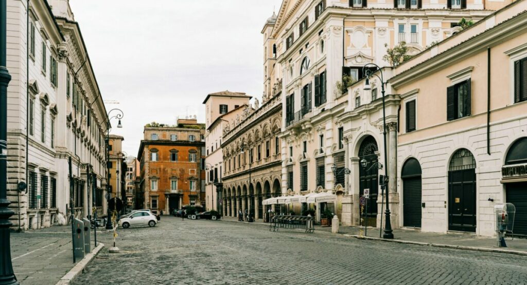rue ciel gris rome - Les Escapades à Rome
