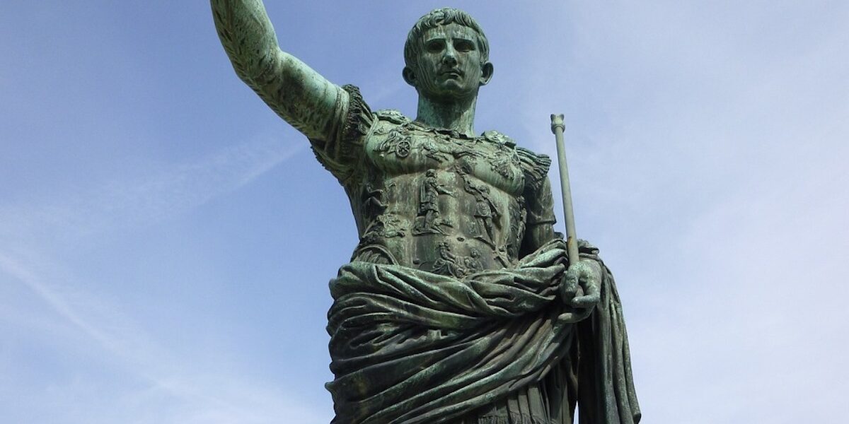 Statue de César - Les Escapades à Rome
