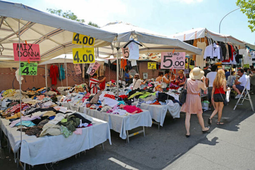 Marché aux puces Porta Portese - Les Escapades à Rome