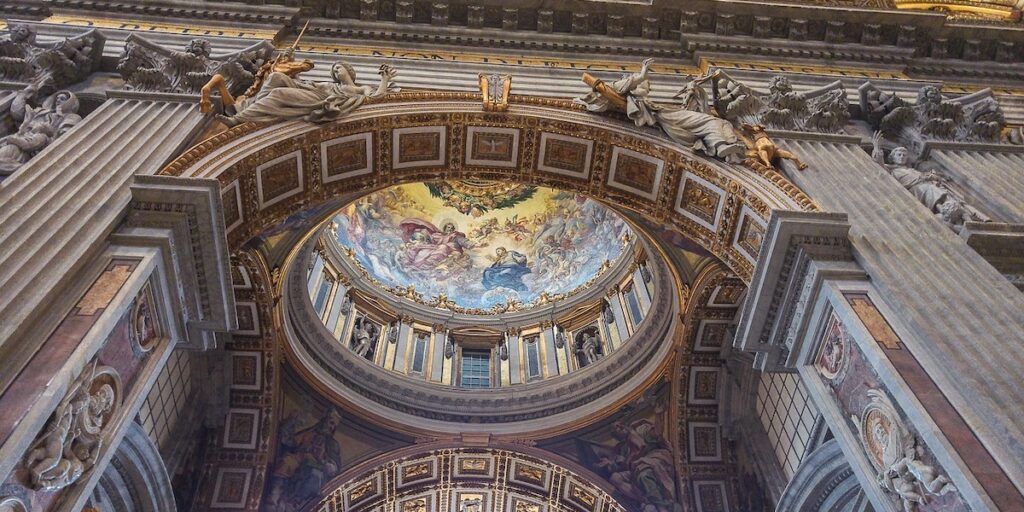 Intérieur de la Basilique Saint-Pierre - Les Escapades à Rome
