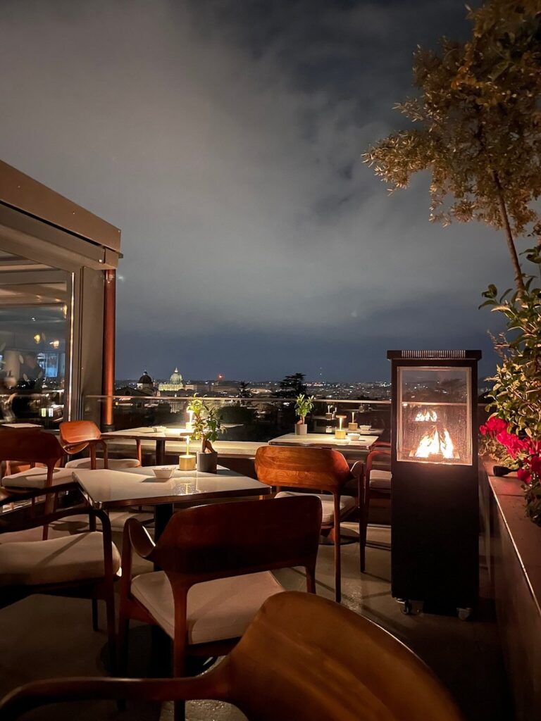 Terrasse extérieur d'un restaurant - Les Escapades à Rome