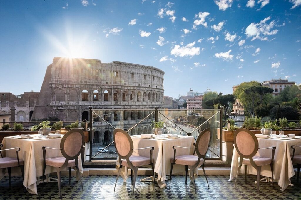 Terrasse de l'Aroma avec vue sur le Colisée - Les Escapades à Rome