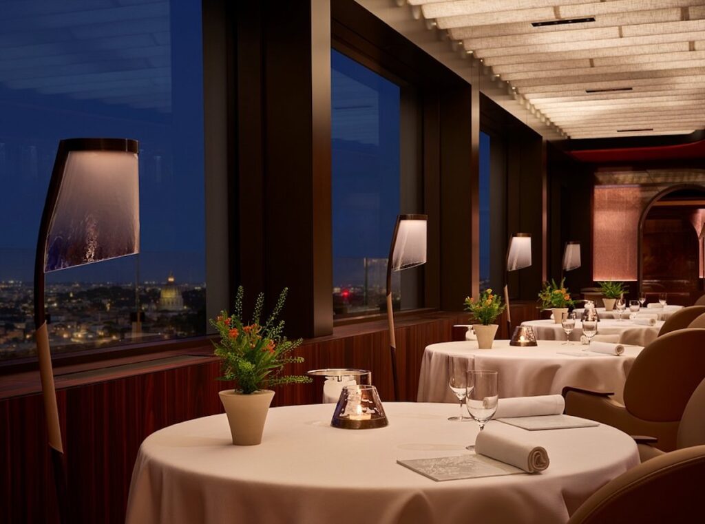 Restaurant La Pergola avec vue sur Rome - Les Escapades à Rome