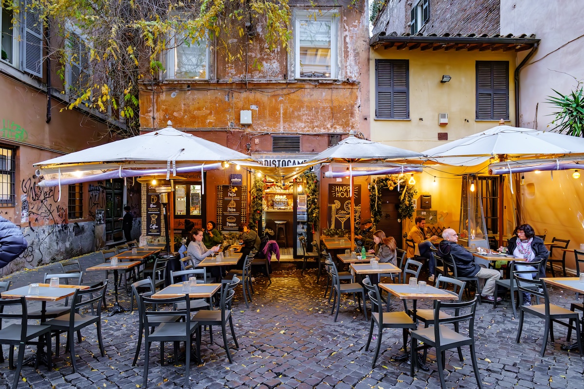 Terrasse d'un restaurant - Les Escapades à Rome