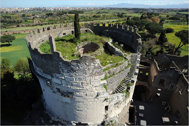 Tombe de Cecilia Metella - Les Escapades à Rome